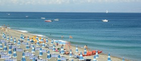 Spiaggia tra Messina e Taormina